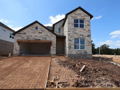Living area at 4013 Waxahachie RD - 5 bed 4 bath home