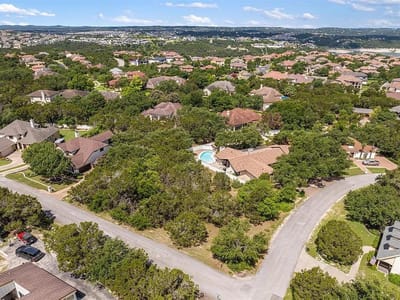 Photo 5 of 40 at 402 Malabar ST - Lakeway, Lakeway, TX