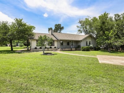 Photo 3 of 37 at 402 Post Oak LN - 3 bed 2 bath home