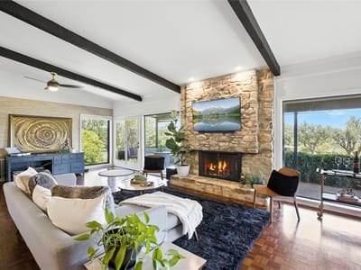 Living area at 402 Seawind ST - 3 bed 3 bath home