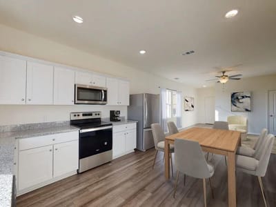Primary bedroom at 403 Cliff Dr - 3 bed 2 bath home