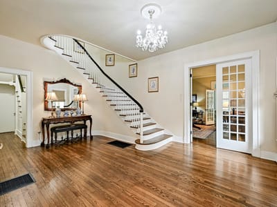 Primary bedroom at 403 E Bowie ST - 4 bed 4 bath home