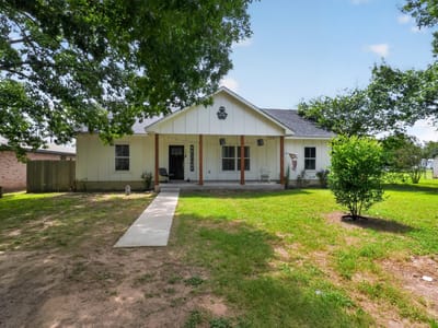 Kitchen at 403 Lynch ST - 3 bed 2 bath home
