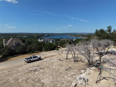 Property photo 2 at 403 Sinclair DR - 3 bed 4 bath home