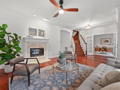 Photo 4 of 33 at 4030 Shavano DR - 4 bed 2 bath home