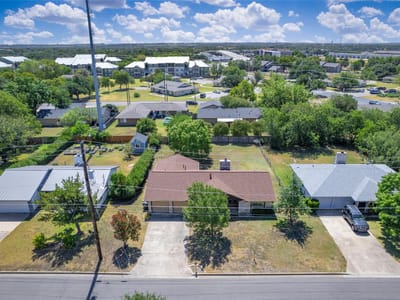 Property photo 2 at 404 E Central DR - 3 bed 2 bath home
