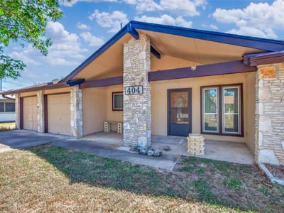 Property photo 3 at 404 E Central DR - 3 bed 2 bath home