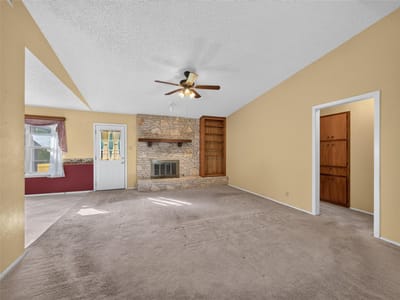 Property photo 5 at 404 E Central DR - 3 bed 2 bath home