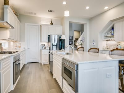 Living area at 404 Marina View WAY - 4 bed 3 bath home