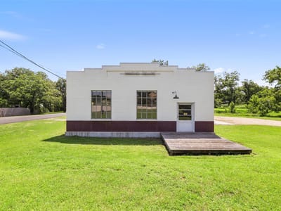 Primary bedroom at 404 Nugent - none, Johnson City, TX