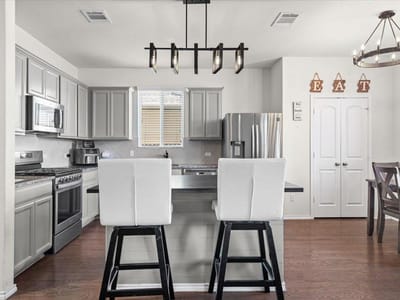 Property photo 5 at 404 Perryville LOOP - 3 bed 2 bath home