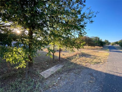 Living area at 404  Whispering Oaks Loop - 2 bed 1 bath home