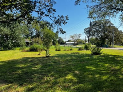 Photo 2 of 22 at 405 E Roitsch LN - 3 bed 2 bath home