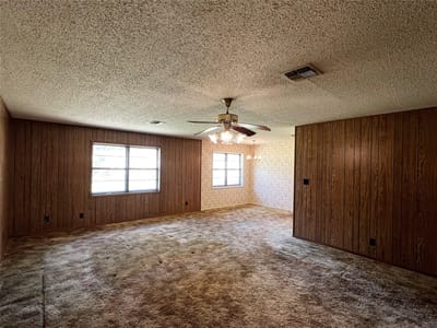 Photo 4 of 22 at 405 E Roitsch LN - 3 bed 2 bath home