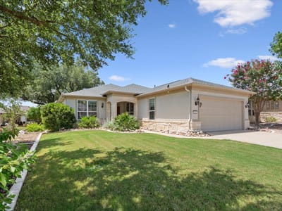 Living area at 405 Fort Griffin TRL - 2 bed 2 bath home