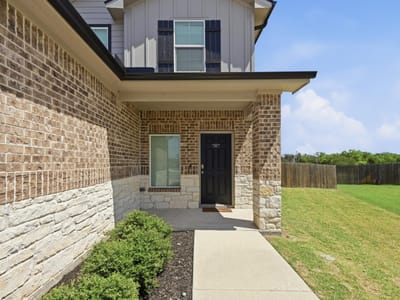 Property photo 3 at 405 W Andover LN - 4 bed 3 bath home