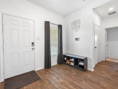 Property photo 5 at 405 W Andover LN - 4 bed 3 bath home