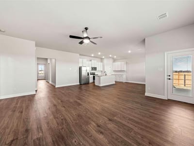 Kitchen at 405 W Luna Blue LN - 4 bed 3 bath home