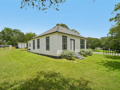 Property photo 3 at 406 Live Oak ST - 2 bed 1 bath home