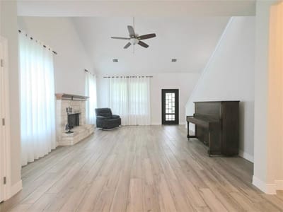 Living area at 406 Nene LN - 3 bed 2 bath home