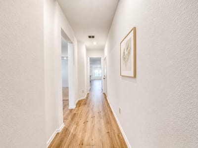 Property photo 2 at 407 Avre LOOP - 3 bed 2 bath home