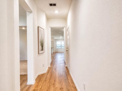 Property photo 3 at 407 Avre LOOP - 3 bed 2 bath home
