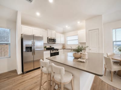 Property photo 5 at 407 Avre LOOP - 3 bed 2 bath home