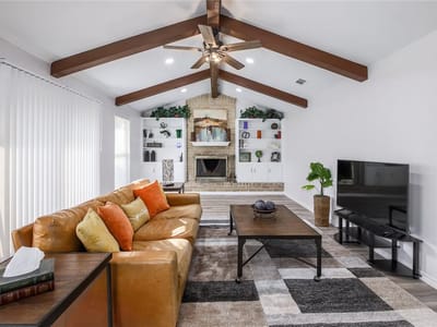 Primary bedroom at 407 Buckboard BLVD - 3 bed 2 bath home