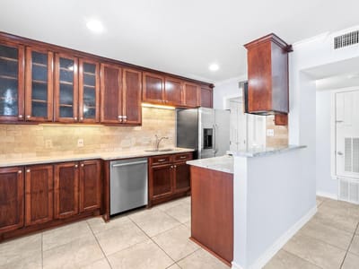 Property photo 2 at 407 E 45th ST Unit #108 - 1 bed 1 bath home