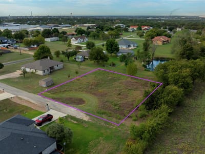 Photo 4 - 407 E Avenue A Photo 4 of 6 at 407 E Avenue A - Jarrell, Jarrell, TX