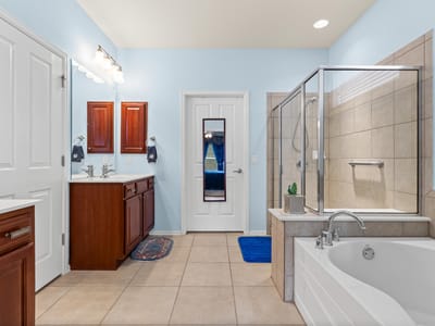 Bathroom at 407 Fort Griffin Trl - 3 bed 2 bath home