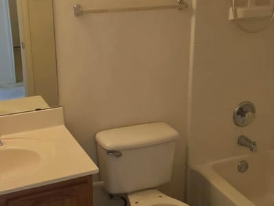 Property photo 5 at 407 Mccarthur Dr - 3 bed 2 bath home