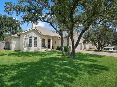 Living area at 408 Cargill DR - 3 bed 2 bath home