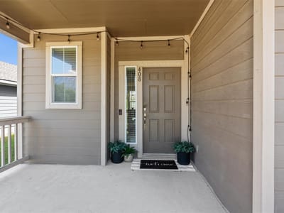 Property photo 3 at 408 Craters of the Moon BLVD - 3 bed 2 bath home