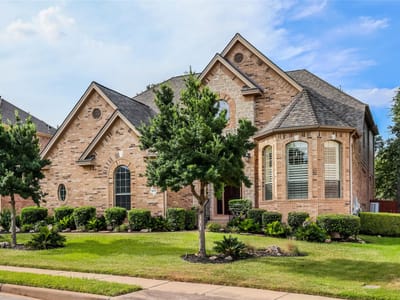 Living area at 408 Ridgetop BND - 4 bed 3 bath home