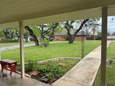 Primary bedroom at 408 S Porter ST - 3 bed 1 bath home