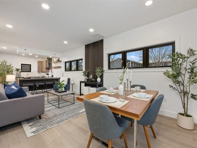 Living area at 409 Crockett St Unit #C - 3 bed 2 bath home