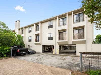 Living area at 409 E 38th ST Unit #101 - 2 bed 2 bath home