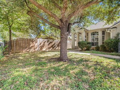 Primary bedroom at 409 E Austin Ave - 3 bed 2 bath home