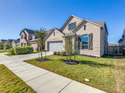 Living area at 409 Mangold Dr - 4 bed 3 bath home