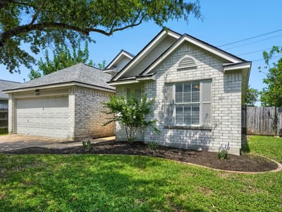 Kitchen at 409 Willowbrook DR - 3 bed 2 bath home