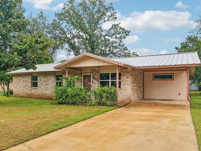 Property photo 2 at 410 Magnolia ST - 3 bed 1 bath home
