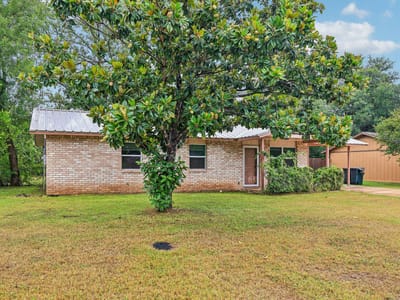 Property photo 3 at 410 Magnolia ST - 3 bed 1 bath home