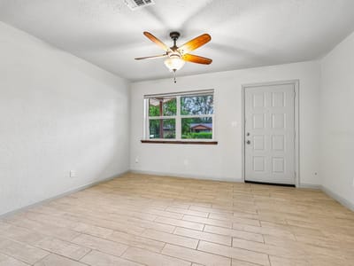 Property photo 4 at 410 Magnolia ST - 3 bed 1 bath home