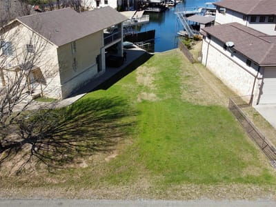Primary bedroom at 410 Pecan Creek Dr - Oak Ridge Estates, Horseshoe Bay, TX