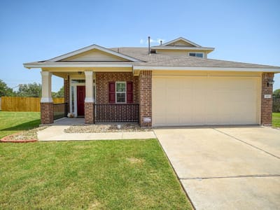 Living area at 410 S Hunting Lodge LN - 4 bed 2 bath home