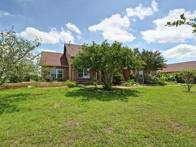Property photo 3 at 410 Simmons Family Farm Rd - 4 bed 3 bath home