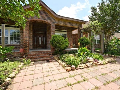 Property photo 4 at 410 Simmons Family Farm Rd - 4 bed 3 bath home