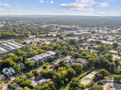 Photo 4 of 27 at 410 Swanee DR - Austin, Austin, TX