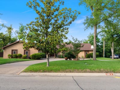 Primary bedroom at 4108 Briar Cliff RD - 4 bed 3 bath home